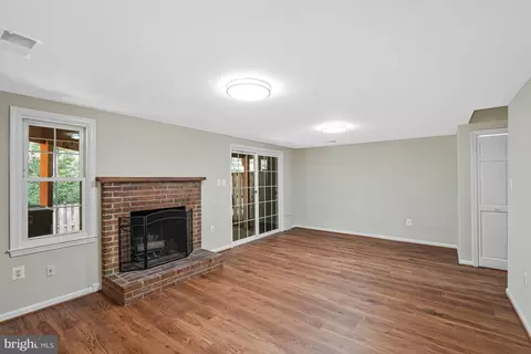 8530 Raglan Rd, Vienna, VA 22182 photo 45