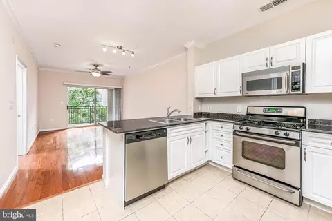 12909 Centre Park Cir #306, Herndon, VA 20171