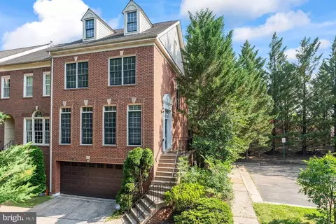 6509 Nightwind Ct, Alexandria, VA 22312