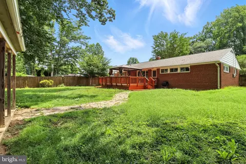 7209 Halifax Pl, Springfield, VA 22150 photo 2