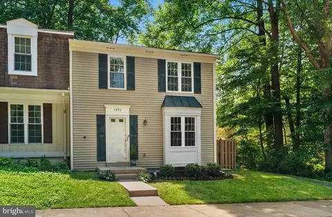 5836 Wood Poppy Ct, Burke, VA 22015
