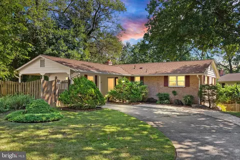 4745 Farndon Ct, Fairfax, VA 22032