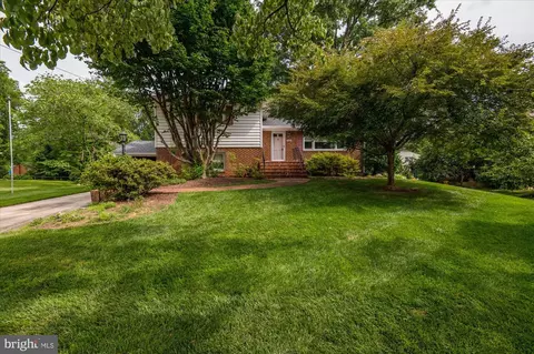 7107 Tyndale St, Mclean, VA 22101 photo 2