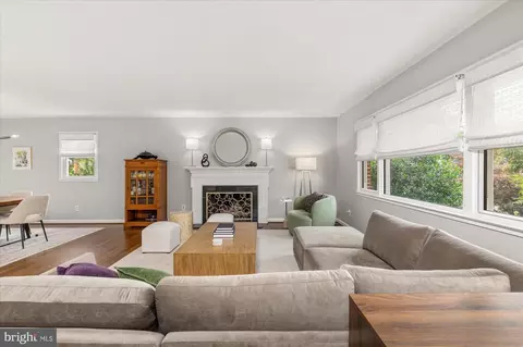 7107 Tyndale St, Mclean, VA 22101 photo 8