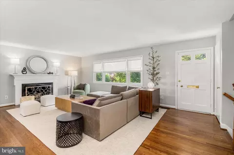 7107 Tyndale St, Mclean, VA 22101 photo 6