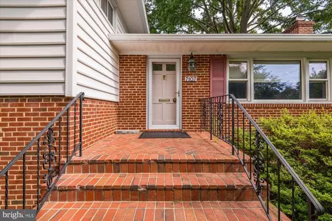 7107 Tyndale St, Mclean, VA 22101 photo 5