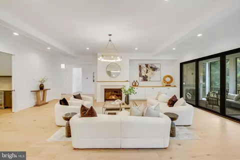 Living - 7000 Tyndale St, Mclean, VA 22101 photo 1 of 2
