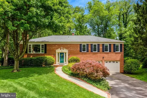 3819 Acosta Rd, Fairfax, VA 22031