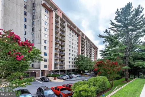 3800 Powell Ln #519, Falls Church, VA 22041