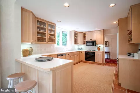 Kitchen - 6501 Menlo Rd, Mclean, VA 22101 photo 2 of 4