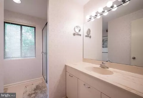 Bath - 6501 Menlo Rd, Mclean, VA 22101 photo 5 of 5