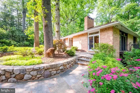 Exterior - 6501 Menlo Rd, Mclean, VA 22101 photo 12 of 27