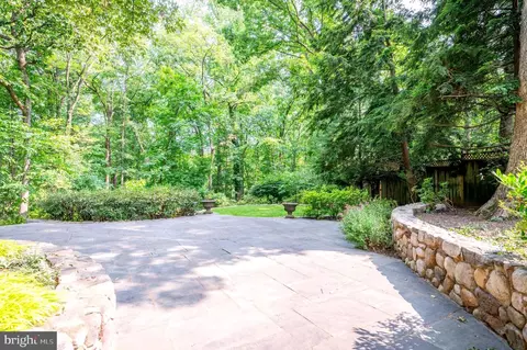 Exterior - 6501 Menlo Rd, Mclean, VA 22101 photo 11 of 27