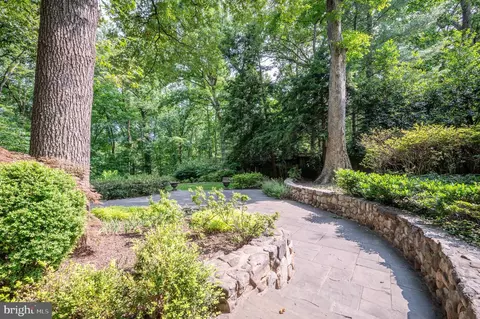 Exterior - 6501 Menlo Rd, Mclean, VA 22101 photo 15 of 27
