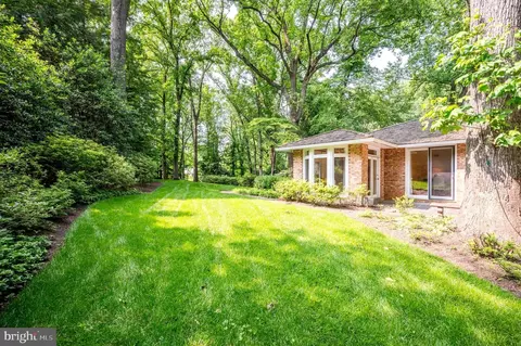 Exterior - 6501 Menlo Rd, Mclean, VA 22101 photo 6 of 27