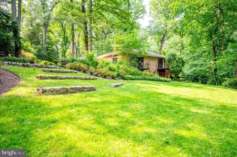 Exterior - 6501 Menlo Rd, Mclean, VA 22101 photo 3 of 27