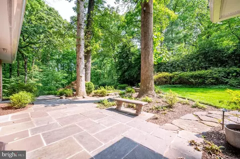 Exterior - 6501 Menlo Rd, Mclean, VA 22101 photo 5 of 27