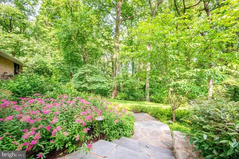 Exterior - 6501 Menlo Rd, Mclean, VA 22101 photo 13 of 27