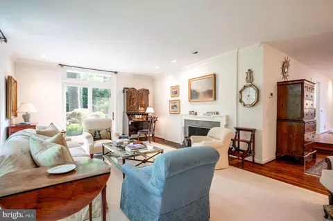 Living - 6501 Menlo Rd, Mclean, VA 22101 photo 3 of 3