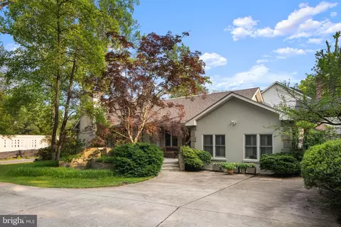 3042 Cedar Ln, Fairfax, VA 22031