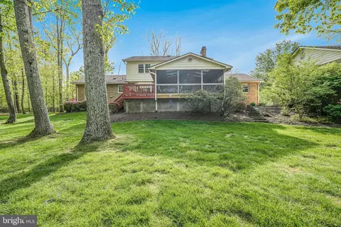 Exterior - 12003 Turf Ln, Reston, VA 20191 photo 4 of 7