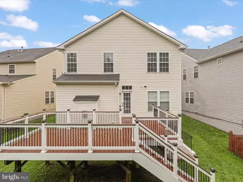 Exterior - 3903 Beeker Mill Pl, Chantilly, VA 20151 photo 9 of 11