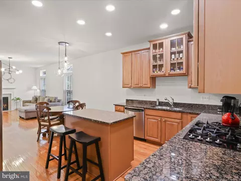 Kitchen - 3903 Beeker Mill Pl, Chantilly, VA 20151 photo 4 of 5