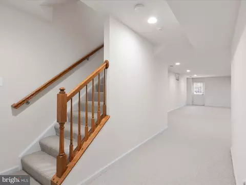Entry Way - 3903 Beeker Mill Pl, Chantilly, VA 20151 photo 5 of 5