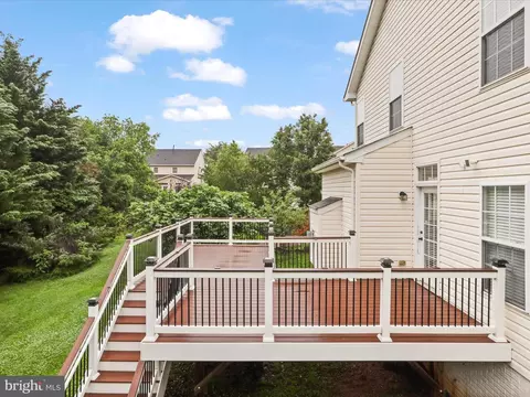 Exterior - 3903 Beeker Mill Pl, Chantilly, VA 20151 photo 8 of 11