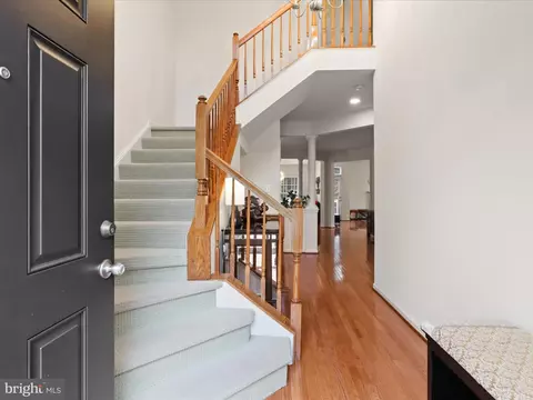 Entry Way - 3903 Beeker Mill Pl, Chantilly, VA 20151 photo 1 of 5