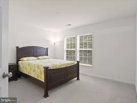Bedroom - 3903 Beeker Mill Pl, Chantilly, VA 20151 photo 6 of 7