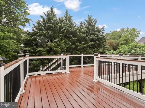 Exterior - 3903 Beeker Mill Pl, Chantilly, VA 20151 photo 5 of 11