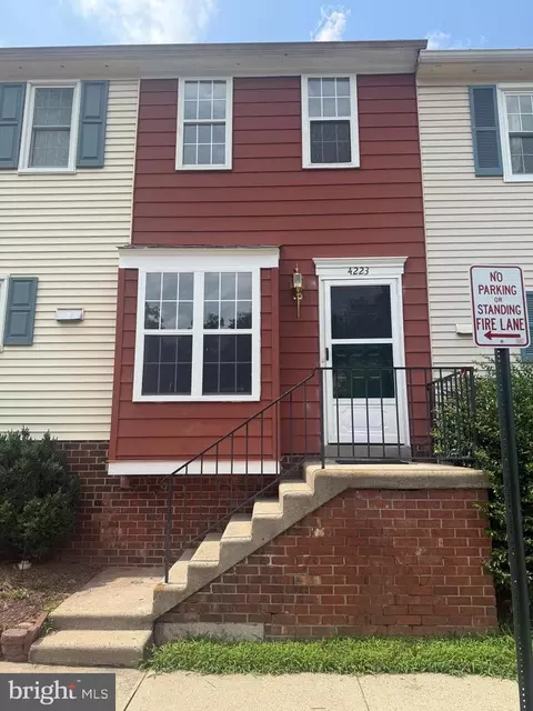 4223 Moselle Dr, Chantilly, VA 20151
