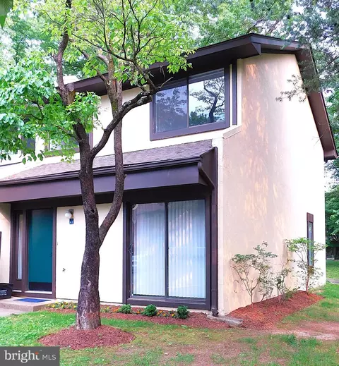 2241 Cartwright Pl, Reston, VA 20191 photo 2
