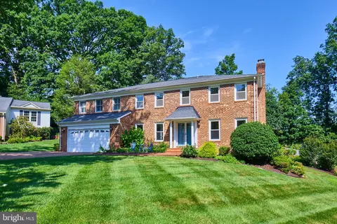 2055 Kedge Dr, Vienna, VA 22181