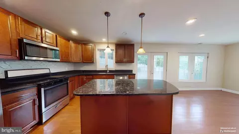 6219 Erman St, Burke, VA 22015 photo 8