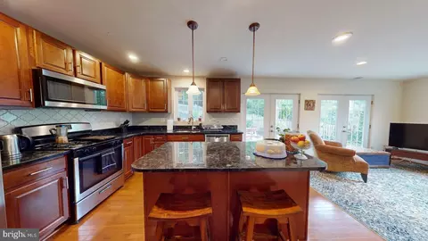 6219 Erman St, Burke, VA 22015 photo 7