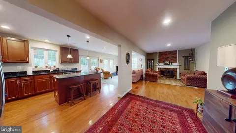 6219 Erman St, Burke, VA 22015 photo 5