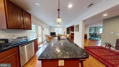 6219 Erman St, Burke, VA 22015 photo 9
