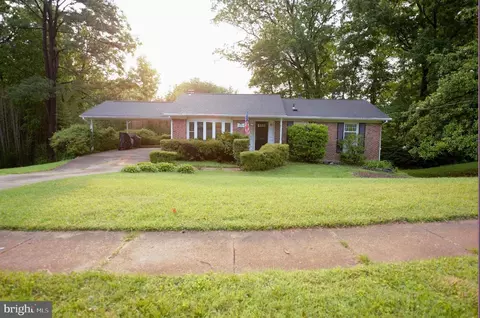 6403 Limerick Ct, Springfield, VA 22152