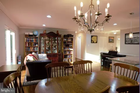 6403 Limerick Ct, Springfield, VA 22152 photo 8