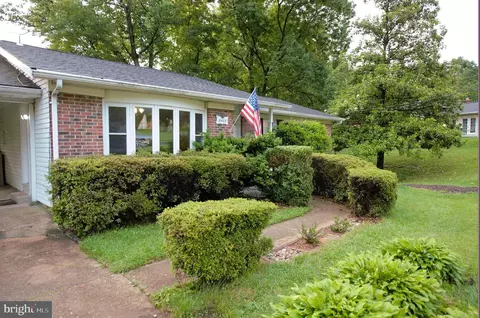 6403 Limerick Ct, Springfield, VA 22152 photo 3