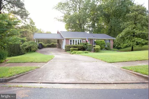 6403 Limerick Ct, Springfield, VA 22152 photo 2