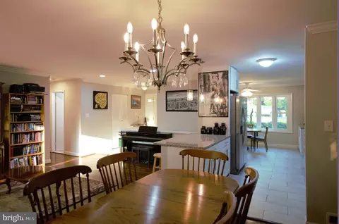 6403 Limerick Ct, Springfield, VA 22152 photo 9