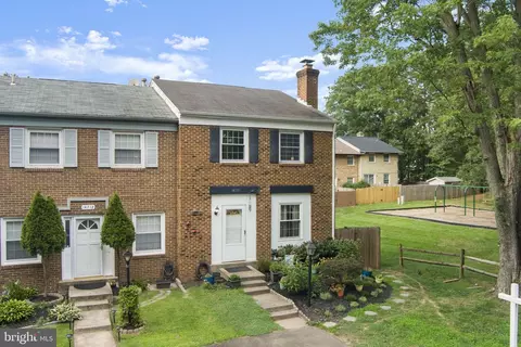 14710 Bentley Sq, Centreville, VA 20120