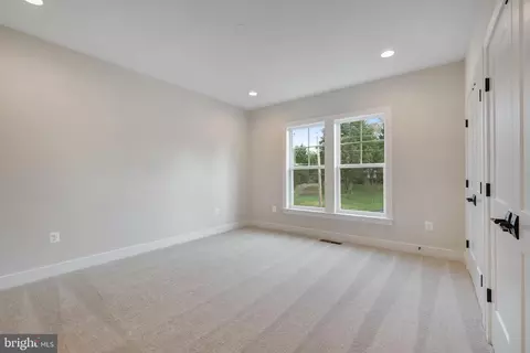 Bedroom - 6654 Chilton Ct, Mclean, VA 22101 photo 4 of 8