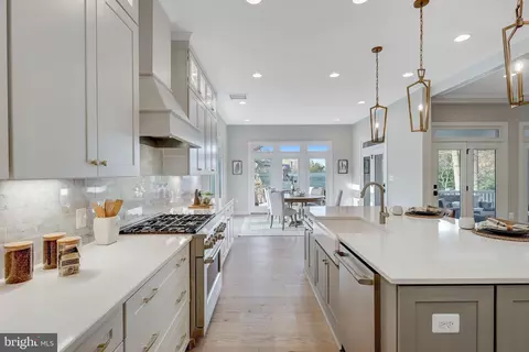 Kitchen - 6654 Chilton Ct, Mclean, VA 22101 photo 5 of 6