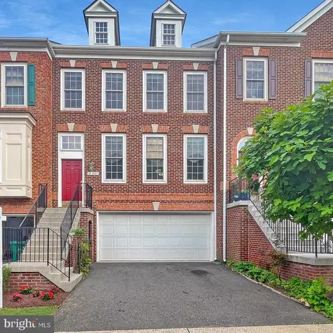 12003 Ashford Green Dr, Fairfax, VA 22030