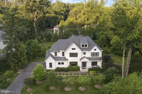 717 Miller Ave, Great Falls, VA 22066