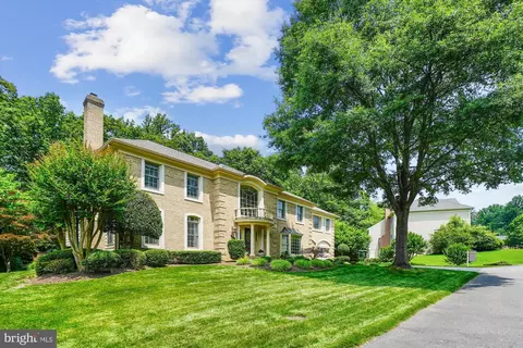 9111 Oak Chase Ct, Fairfax Station, VA 22039